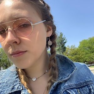 Meet your Posher, Acadia